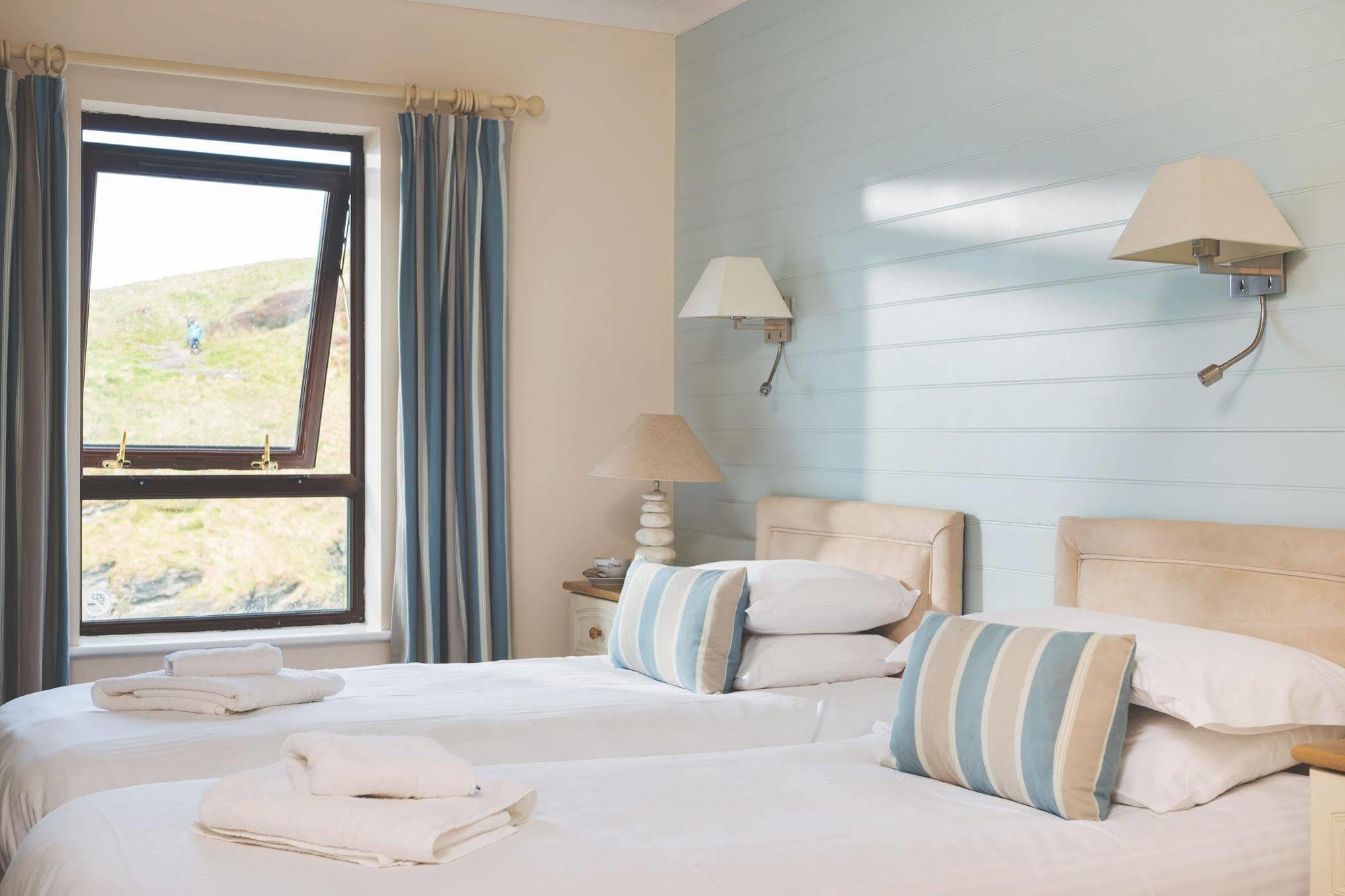 Port William Inn ทินเทเจล ภายนอก รูปภาพ